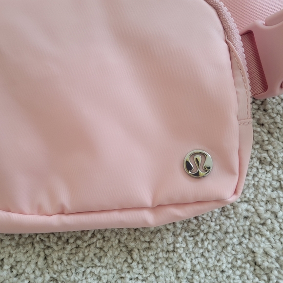 Lululemon Belt Bag (Pink) - Picture 4 of 5